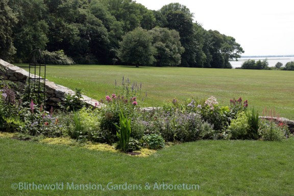 North Garden horseshoe and corner